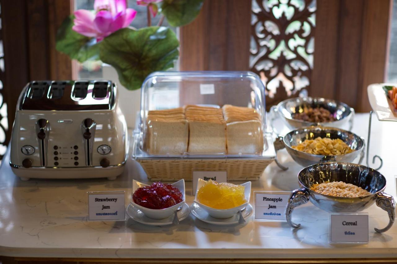 True Siam Rangnam Hotel Bangkok Bagian luar foto