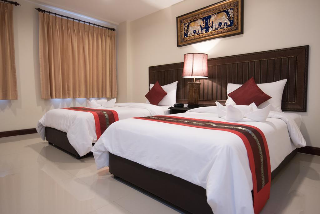 True Siam Rangnam Hotel Bangkok Bagian luar foto