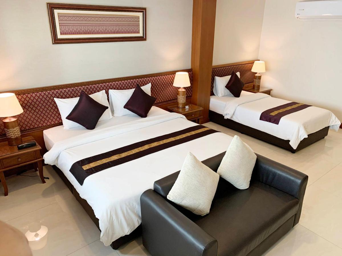 True Siam Rangnam Hotel Bangkok Bagian luar foto